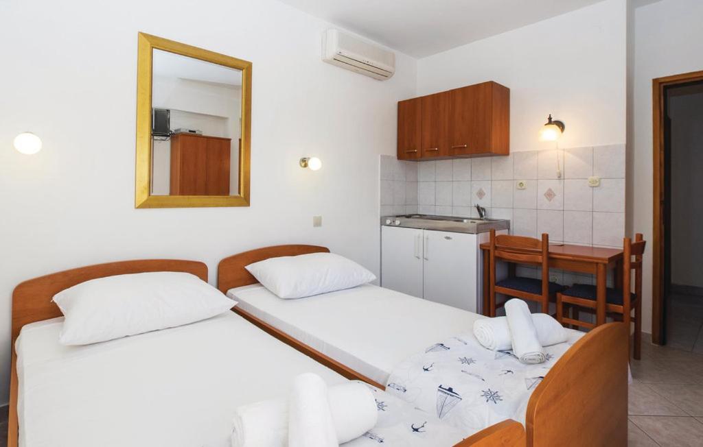 Sunrise Apartments And Studio Apartments 1 Lokva Rogoznica Luaran gambar