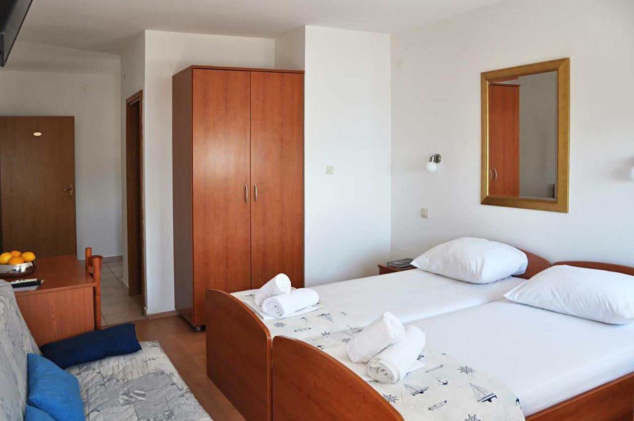 Sunrise Apartments And Studio Apartments 1 Lokva Rogoznica Luaran gambar